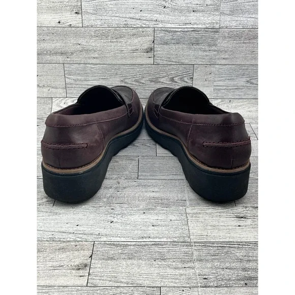 Clarks Collection Women Burgundy Leather Croc Embossed Wedge Loafers Size 8 M - Picture 6 of 10